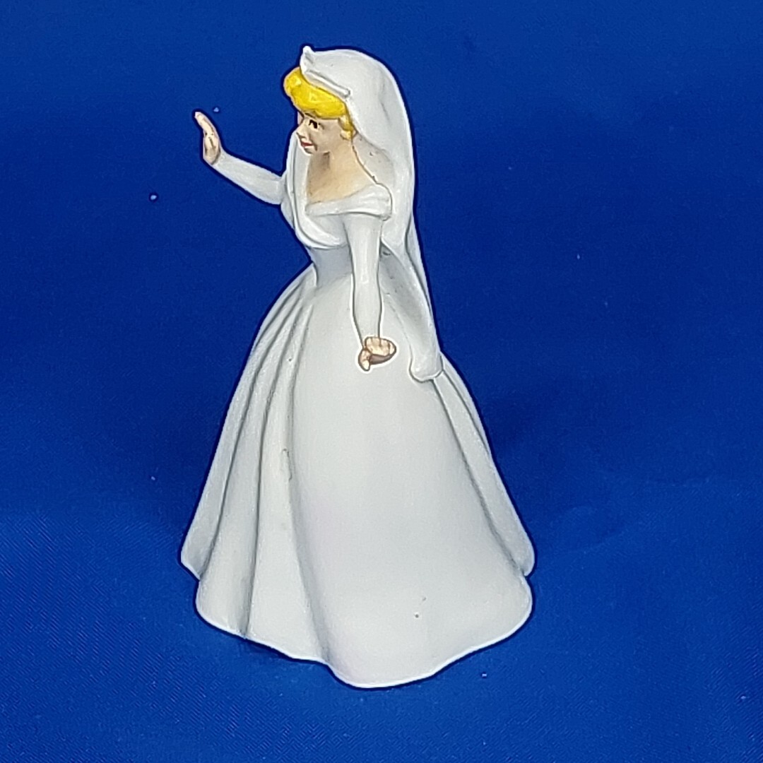 Picture 4 of 12
