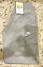 Nike standard fit /coupe standard girls sweatpants. Size S. Gray