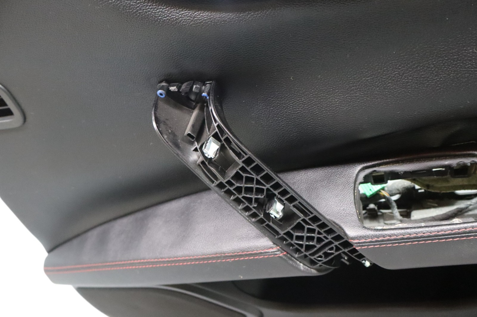 14-17 Maserati Ghibli Front Right Side Interior Door Panel Assembly Black OEM