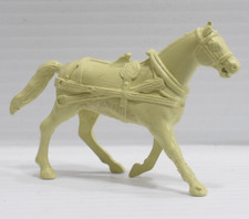 MARX WAGON DRAFT HORSE CREAM MOLDED PLASTIC HORSE REIGNS BRIDLE VINTAGE 1960s