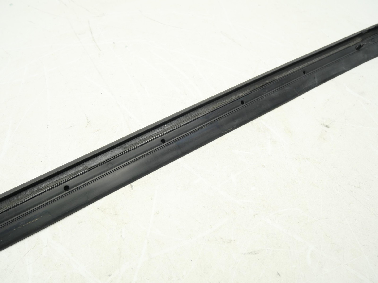 Used Driver Door Lower Weather Strip Seal Molding LH 2016-2021 McLaren 570S OEM