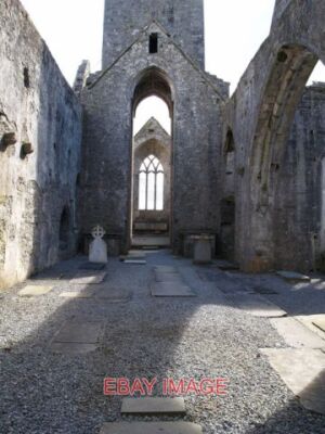 PHOTO  CUINCHE CLARE  QUIN ABBEY THE NAVE 2007