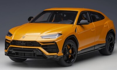 79160 AUTOart 1:18 Lamborghini Urus Pearl Orange model car