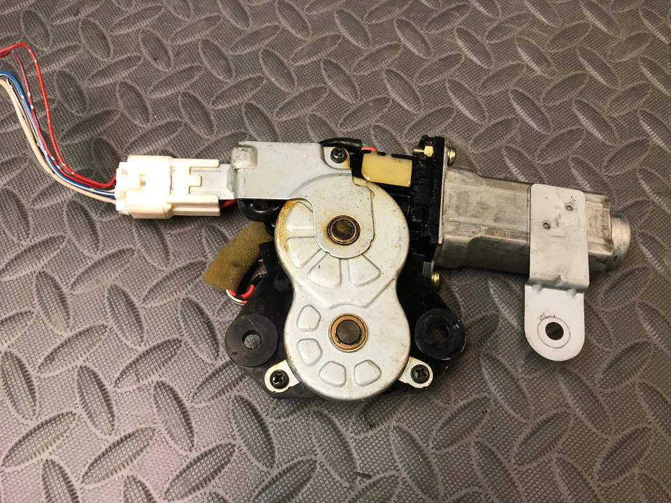 96-02 Toyota 4Runner SUNROOF MOTOR 85730-35030 OEM 1996 1997 1998 1999 2000 2001 - Изображение 4 из 4