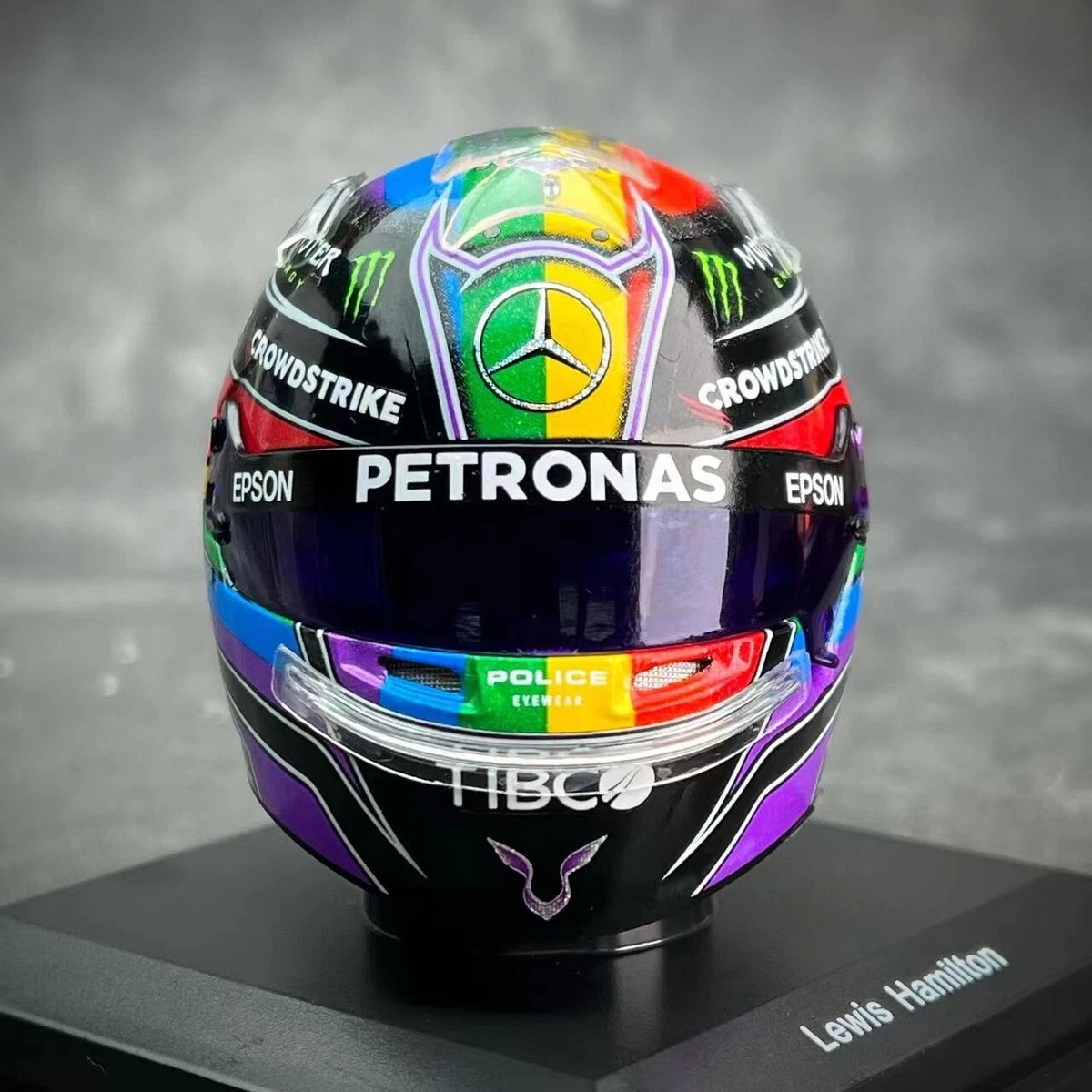 Spark 1/5 Helmet replica Mercedes-AMG F1 Team Lewis Hamilton