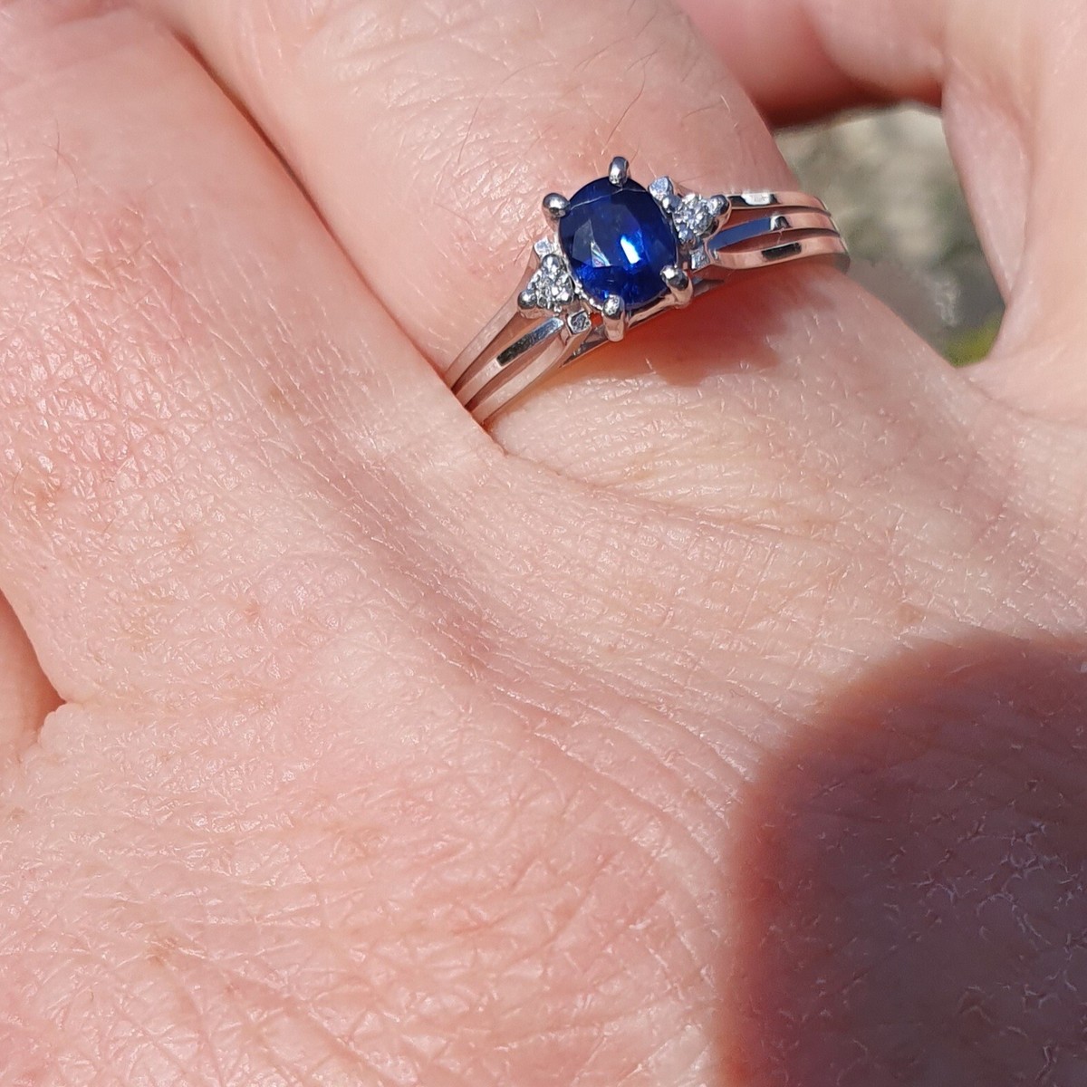 Vintage 1980's 18ct WG Sapphire and Diamond Split Shouldered Ring