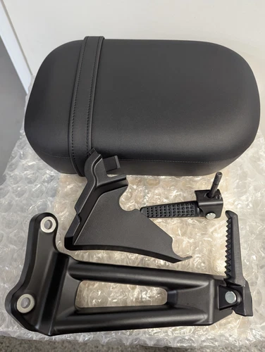 2025 2026 Genuine Honda REBEL 1100 STD Passenger Seat Pegs Black 08R75-MLA-AA0ZB