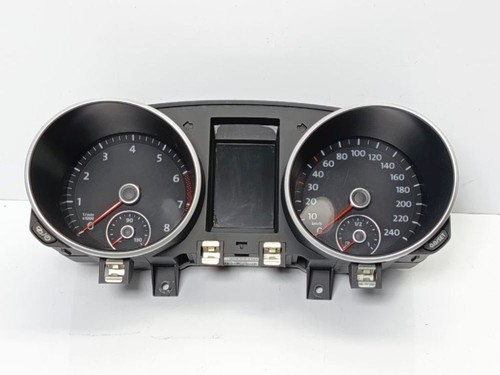 VW GOLF VI 6 (AJ5) 1.4 TSI Tacho Kombiinstrument Cockpit 5K0920873
