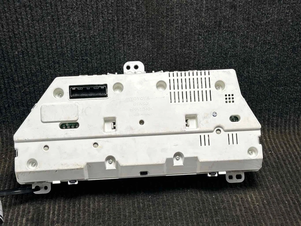 Fits 2009-2010 Toyota Matrix, Speedometer, Miles:N/A, OEM#: 8380002t80 Foto 2 de 4