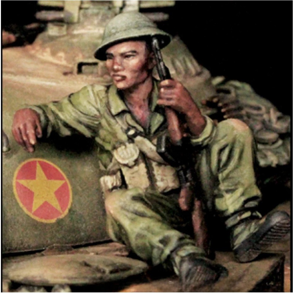 1/35 Vietnam - NVA/Vietcong Army Tank Crew and riders (10 figs) - T636 ...