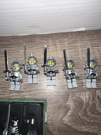 LEGO Castle Tic Tac Toe, Knights vs Skeletons