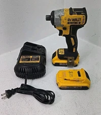 DeWalt DCF886 MAX XR 20V 1/4" Drive Cordless Impact Driver,2 Batteries & Charger