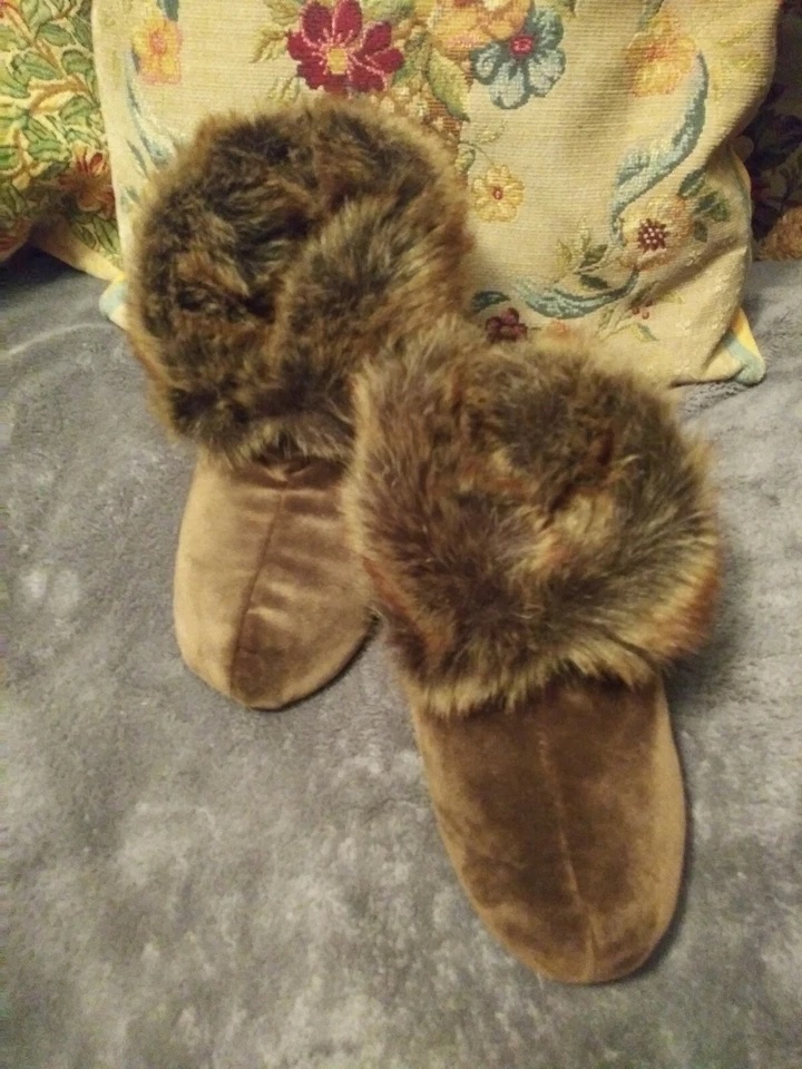 RESTAURACIÓN HERRAJES ZAPATILLAS BOTINES TERCIOPELO IMITACIÓN PIEL TALLA 6 Foto 2 de 4