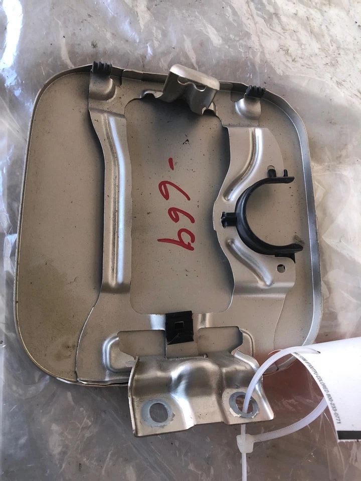 1998 - 2002 Honda Accord топливный бак двери наполнитель крышка газа краска код YR524M - Изображение 3 из 4