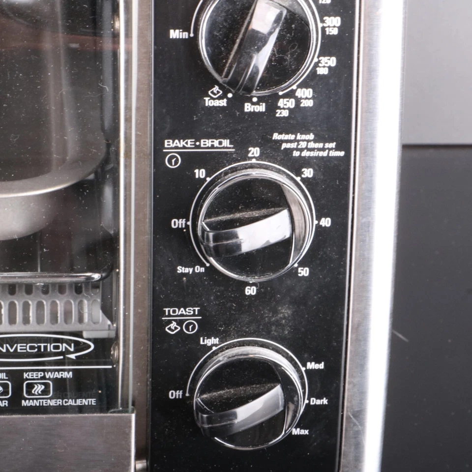 Black+Decker TO1660B Countertop Convection Toaster Oven Stainless Steel - Image 4 of 4