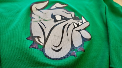 MAGLIA HOCKEY NCAA UNIVERSITY MINNESOTA-DULUTH BULLDOGS PRATICA INDOSSATA XL VERDE - Foto 2 di 6