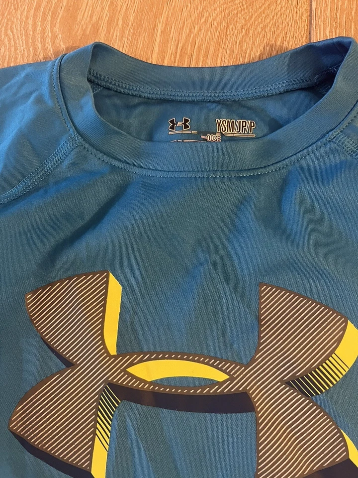 Under Armour Youth XS | Heat Gear | Футболка с синим и желтым логотипом S/S | СМОТРИТЕ! - Изображение 2 из 3