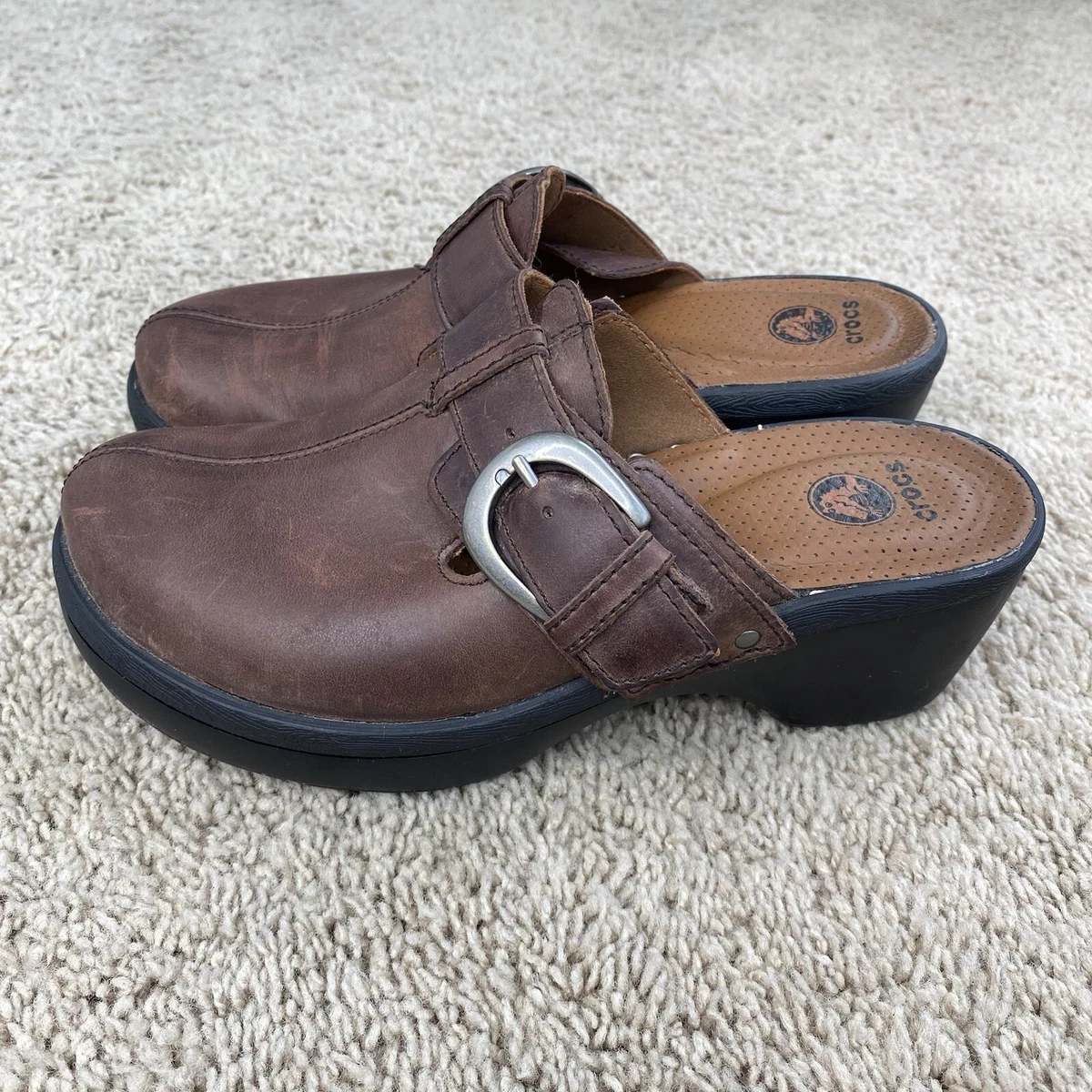 Crocs women's cobbler hotsell 2. leather clog