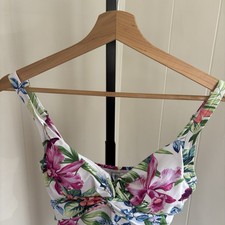 Tommy Bahama Coastal Gardens Underwire Tankini OTS White Floral Womens XS NWT