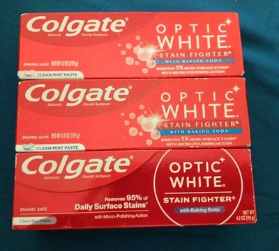 3 Colgate Optic White Stain Fighter Clean Mint Toothpaste 4.2 oz  (M26)