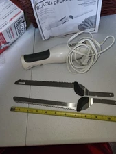 BLACK+DECKER Comfort Grip (EK500W)  9” Electric Knife - UNUSED Boxed