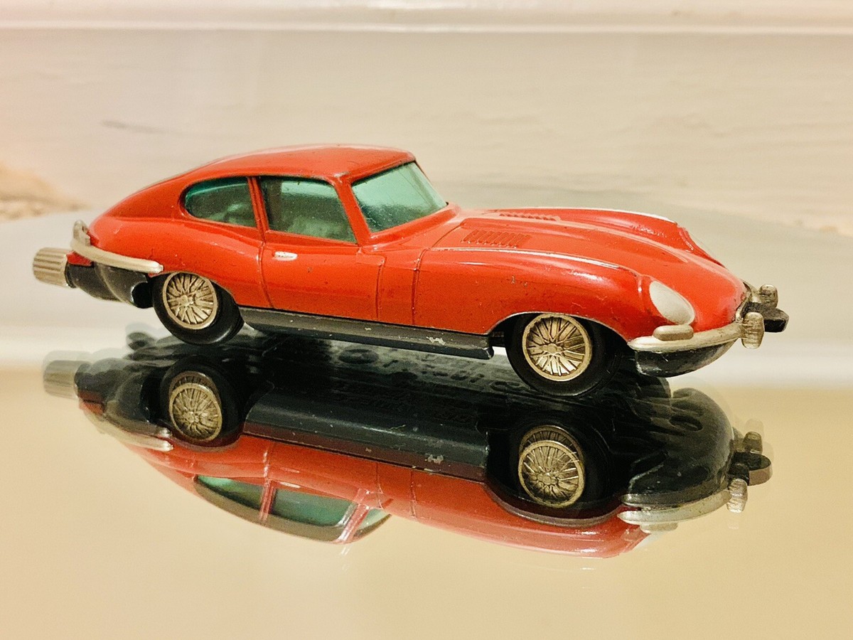Schuco　ミニカー　① Vintage Schuco Micro-Racer Jaguar “E”Type 1047-1 Wind-Up ©️1960's