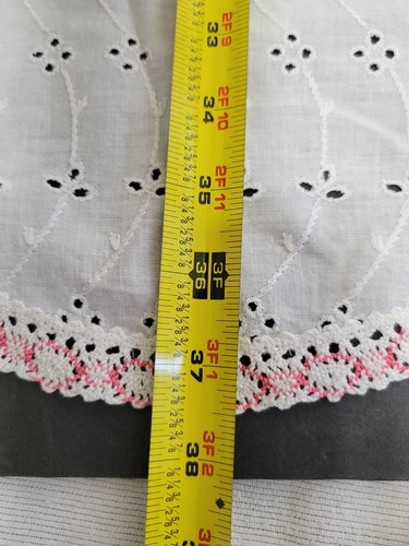 Vintage Dresser Scarf White Cotton Eyelet Lace Pink White Crochet Trim 27"x12" - Picture 6 of 7