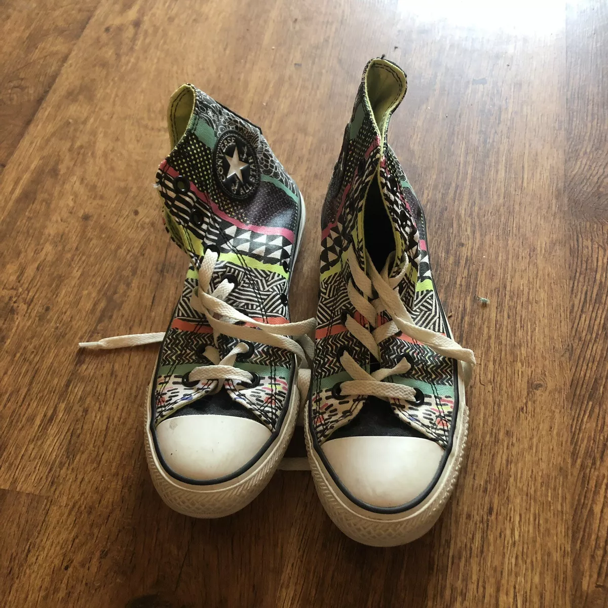 Converse aztec deals