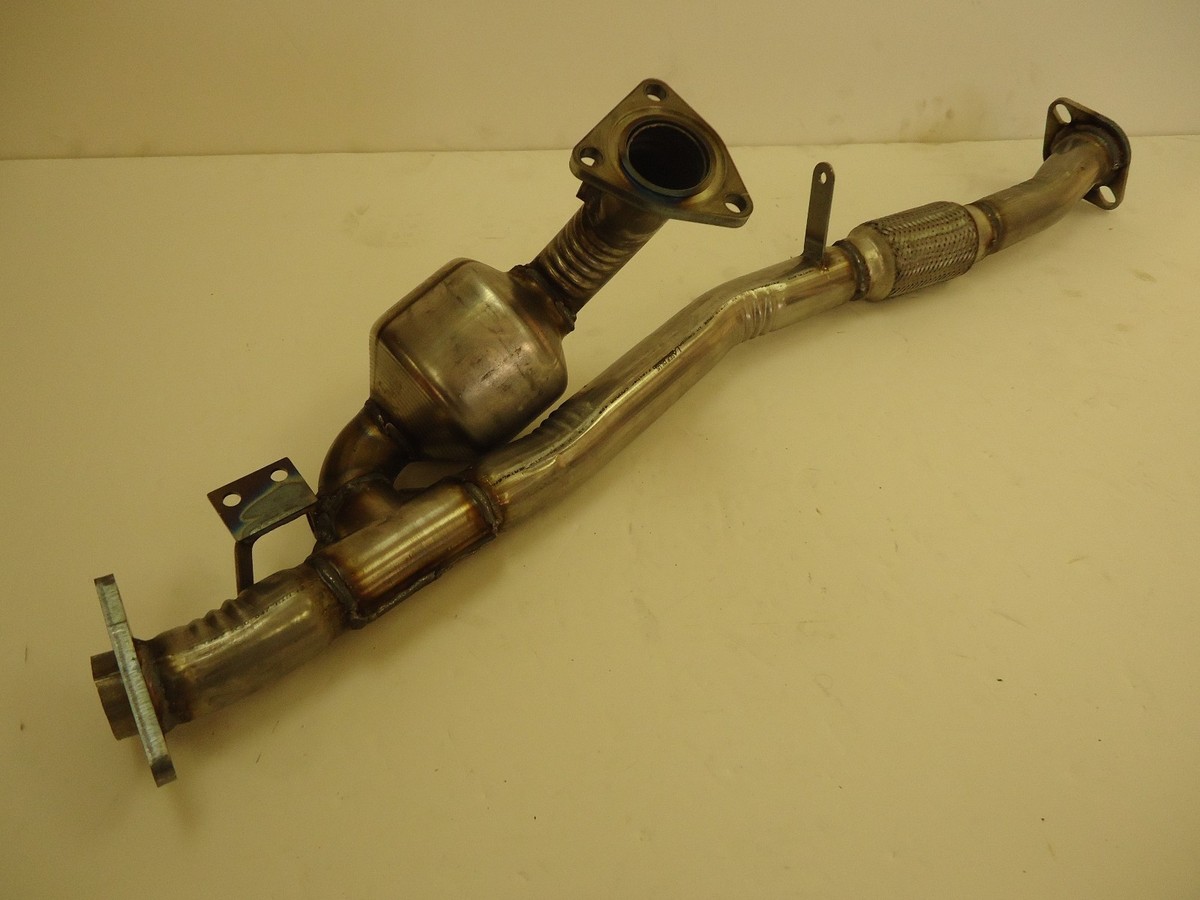 Fits 2000-2001 Nissan Maxima 3.0L V6 Center Catalytic