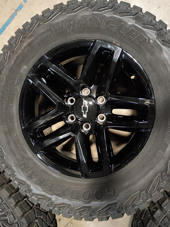 Chevy Silverado Tahoe Z71 ZR2 18