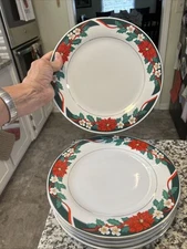Tienshan Fine China “Deck the Halls” 10.5 Dinner plates set of 6