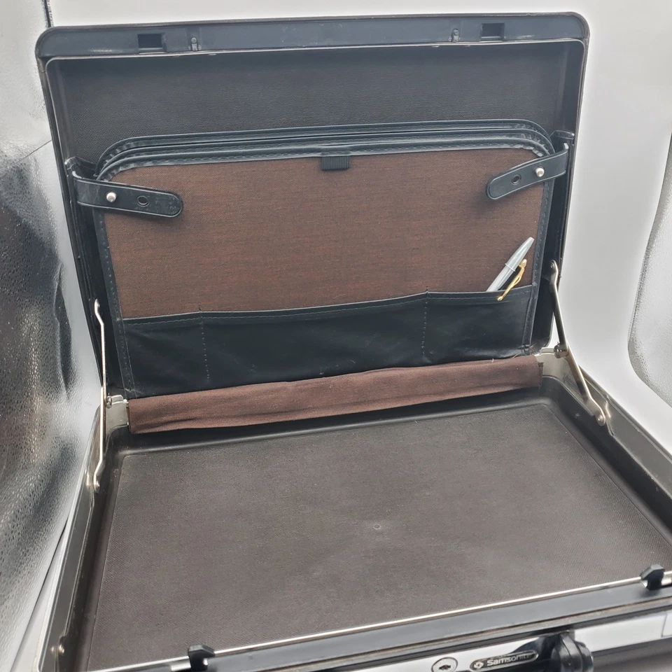 复古新秀丽棕色银色硬壳旅行公文包  — 第 4/4 张图片