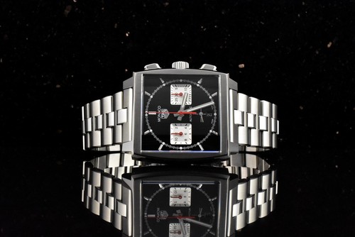 TAG Heuer Monaco Calibre Heuer 02 almost like New - Black Dial Full Set