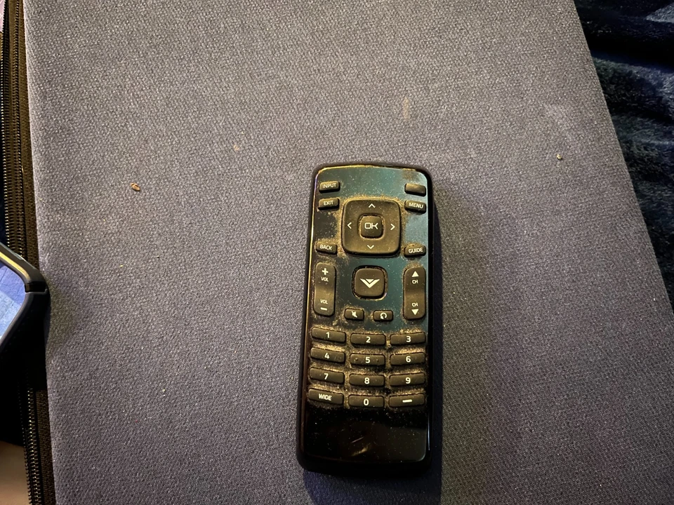 vizio smart HDtv model no. E40-C2 - Image 3 of 4