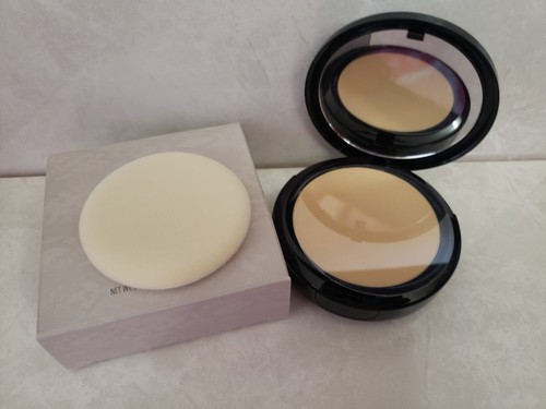 Base en polvo Mally Beauty Smooth Skin Perfecting*LIGERA* NUEVA EN CAJA - Imagen 2 de 4
