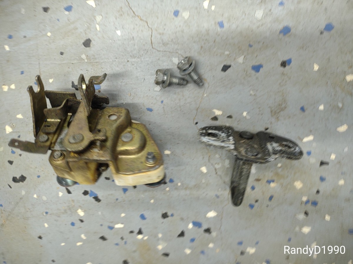 84-89 Nissan 300zx Z31 VG30 OEM Rear Hatch Latch Male & Female | eBay