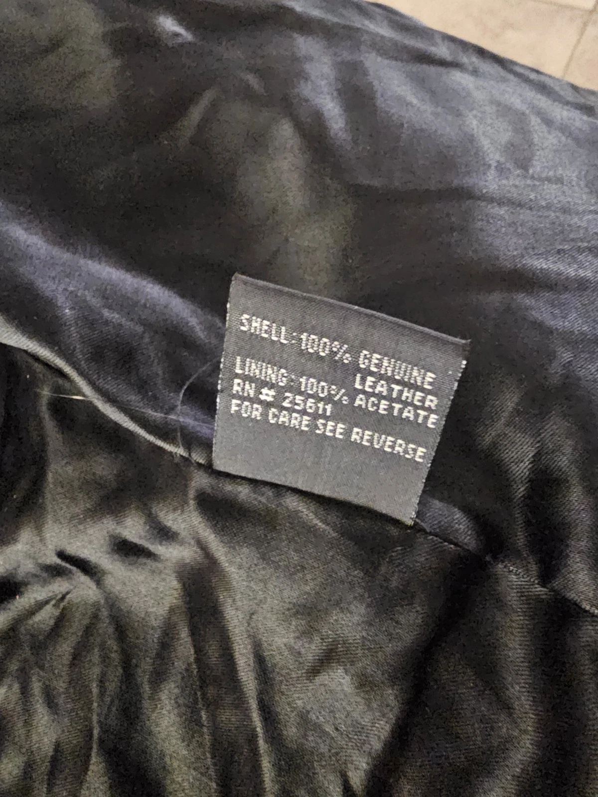 Vintage Guess Genuine Leather Black Motorcycle Jacket Women's S. Front Pockets - product detail image 5