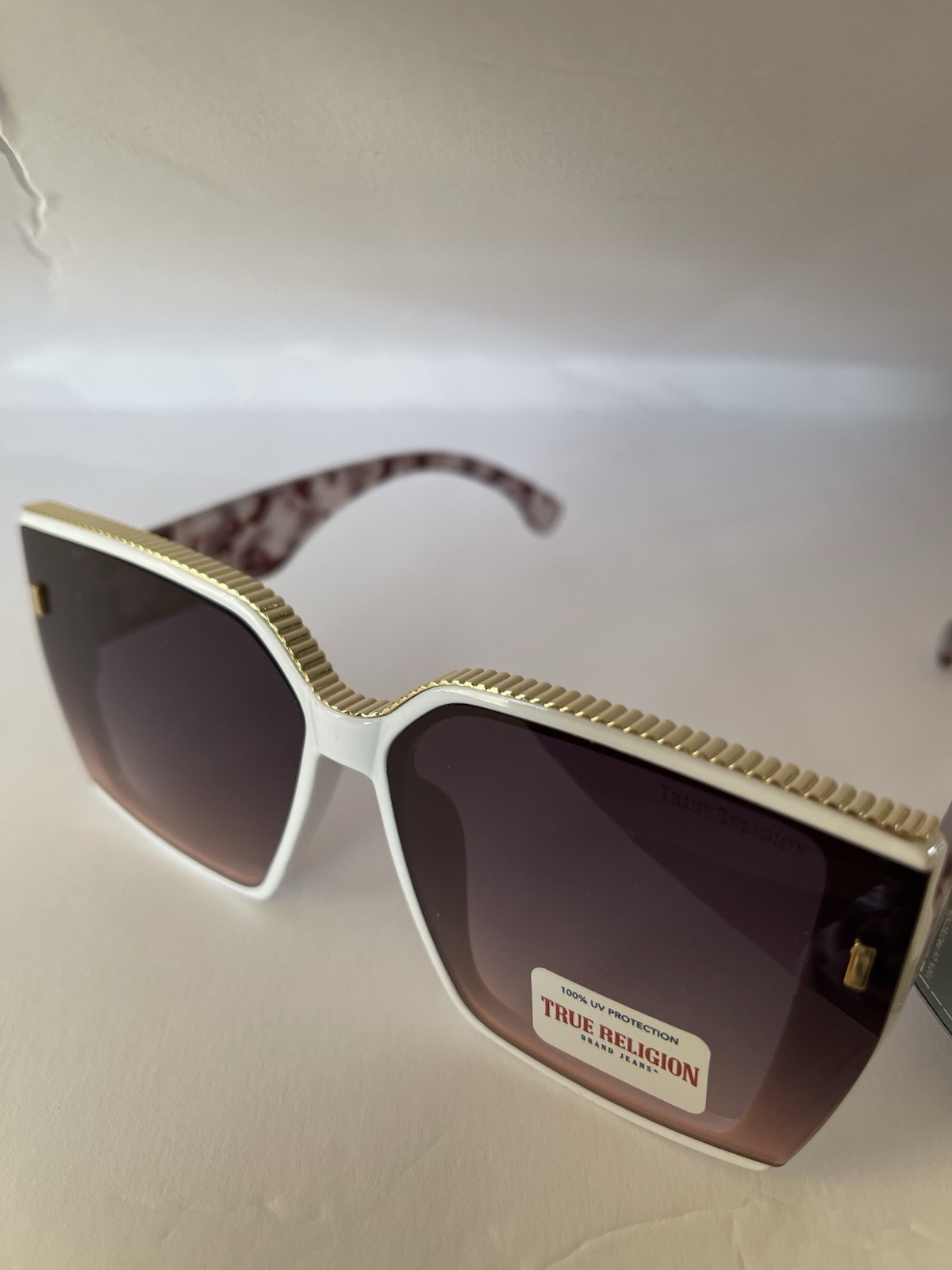 TRUE RELIGION Women’s White Frame Sunglasses Oversized Gold Accent Marbled Arms  thumbnail 9