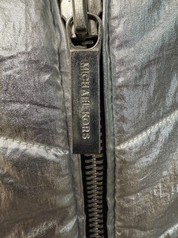 Michael Kors Women's Puffer Vest Silver Size M - Image 3 of 4