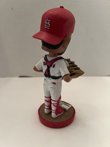 Yadier Molina Cardinals Gold/ Platinum Glove Bobblehead - Picture 4 of 8