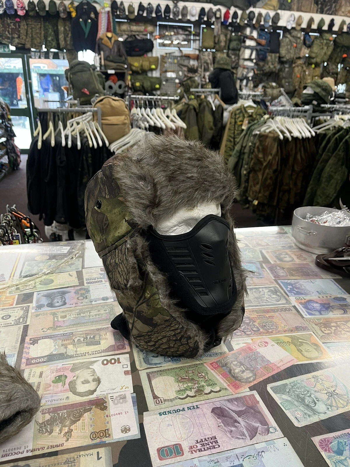 TREE CAMO WINTER HAT WITH FUR ONE SIZE LARGE/XL WITH WINTER FLEECE MASK!!