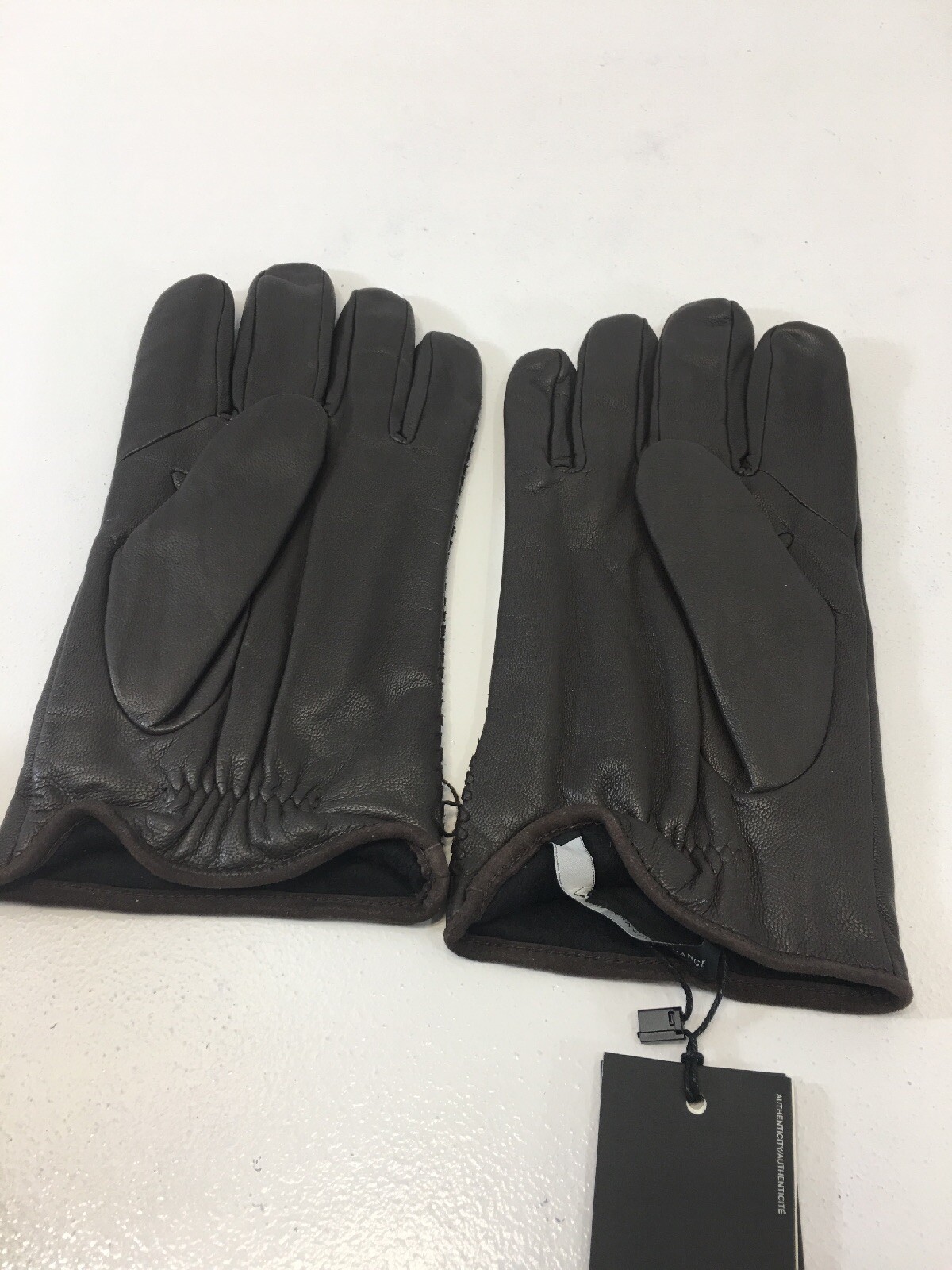 Introducir 65+ imagen armani exchange gloves Abzlocal.mx