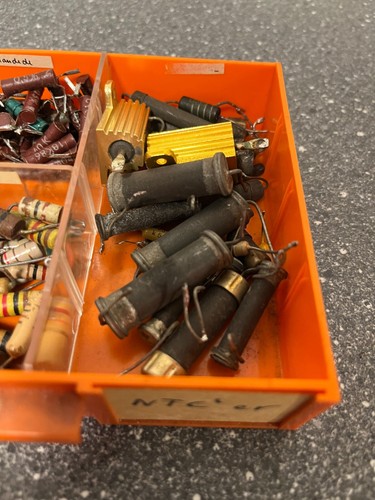 Vintage Mixed Lot of Precision Resistors, NTC Thermistors, & High-Ohm Components - Picture 5 of 5