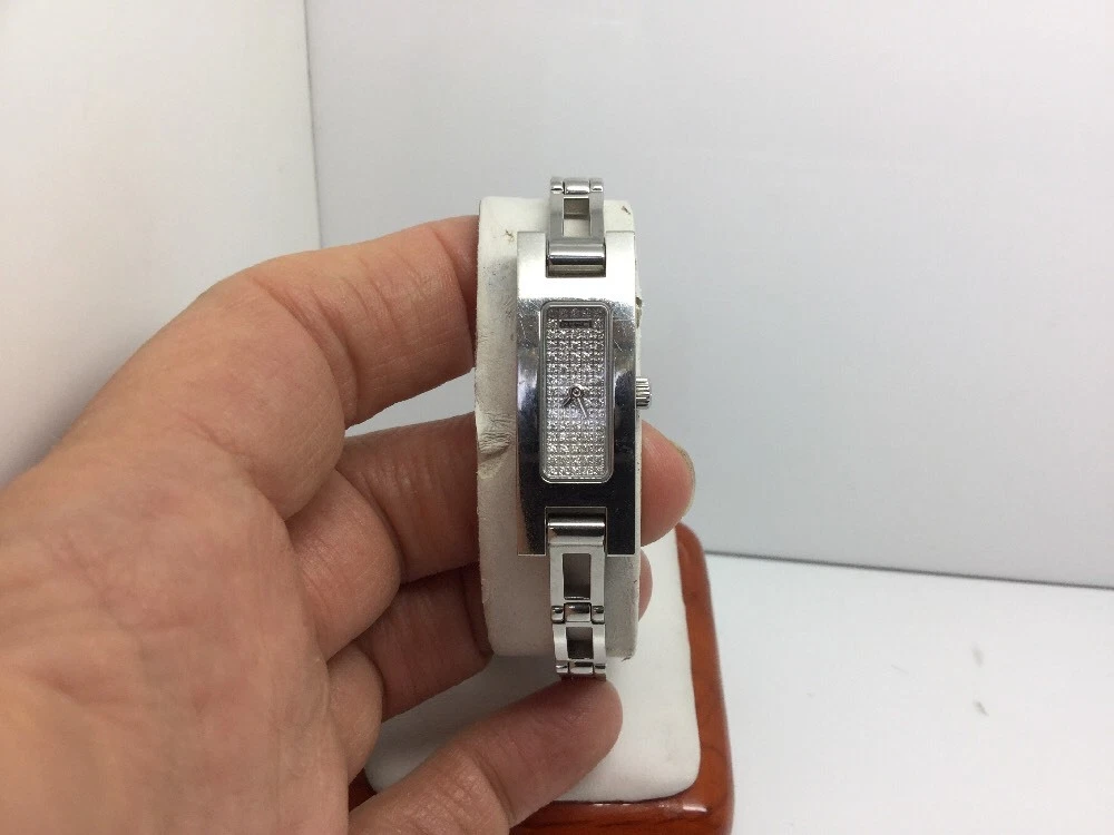 REDUIT ! MONTRE BRACELET POUR FEMME GUCCI 3900L ACIER INOXYDABLE ET PAVÉ DIAMANT
