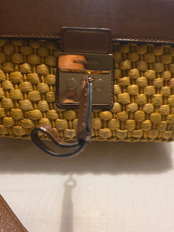 Michael Kors GABRIELLA Straw and Leather Walnut Satchel Shoulder, lock is broken - Image 3 of 4