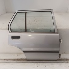 Porte arrière et accessoires Nissan SUNNY