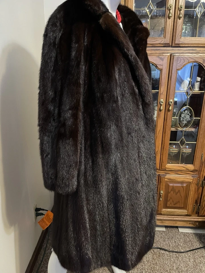 Vintage O ‘Neil’ Furs Full-Length Mink Coat Womans 44" Brown-Excellent Condition - Image 2 of 4