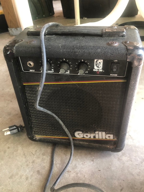 PRO GORILLA AMPLIFIED SPEAKER - HAS SCRATCHY SOUND - SOLD FOR PARTS OR REPAIR