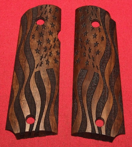 Poignées Zib Grips Pour Colt 1911 – Bois De Hêtre – Lot De 2 – Gravure Laser Dorée