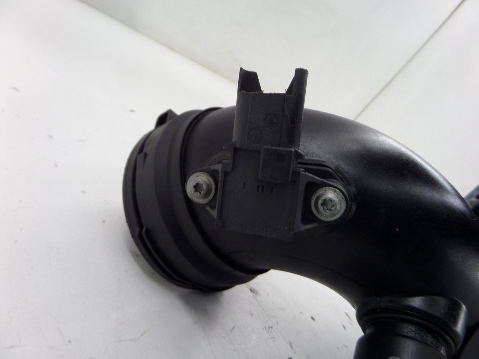 08 BMW E92 335i Charge Air Induction Tract 11657570069-02 for sale 